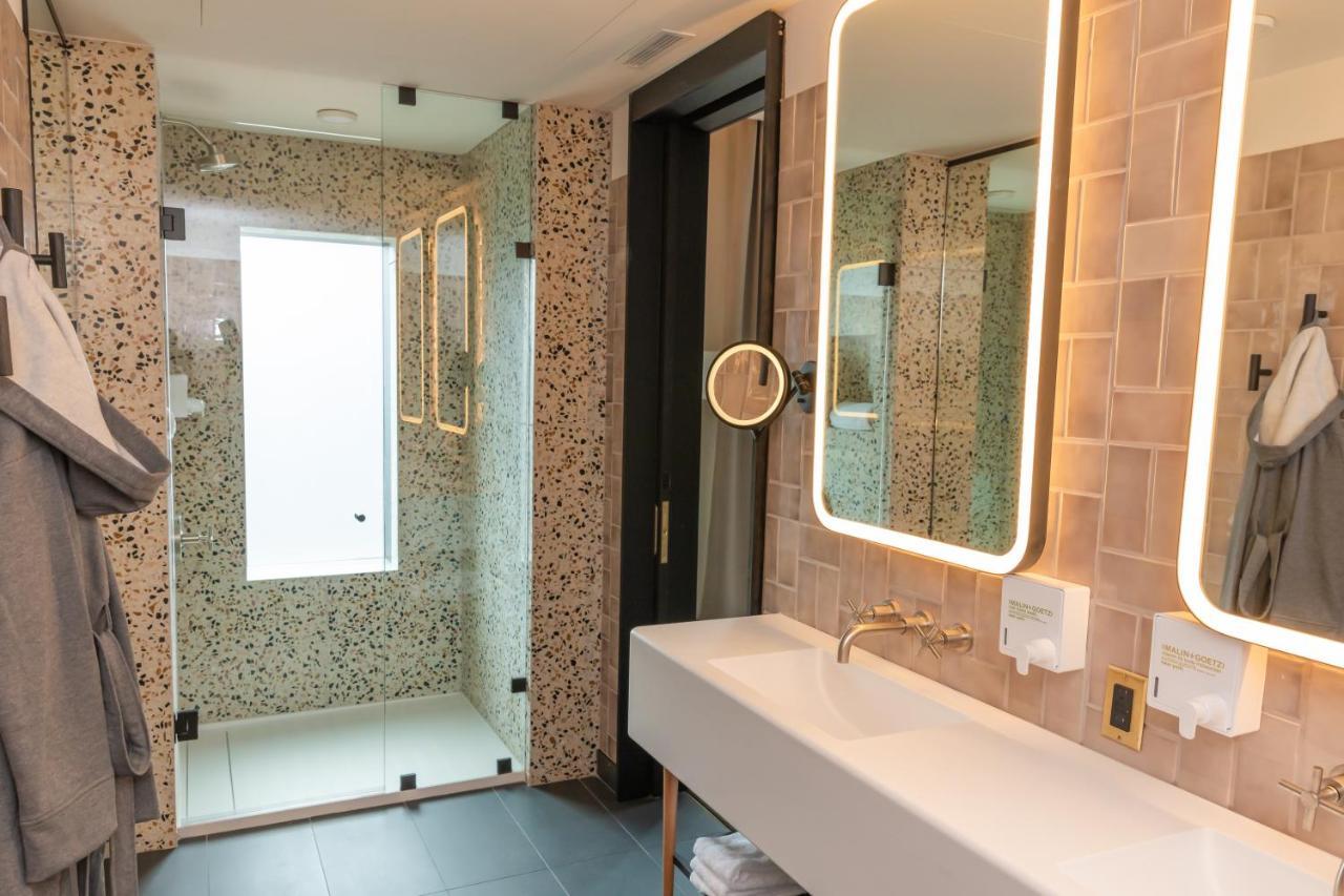 The Drake Hotel Торонто Екстериор снимка