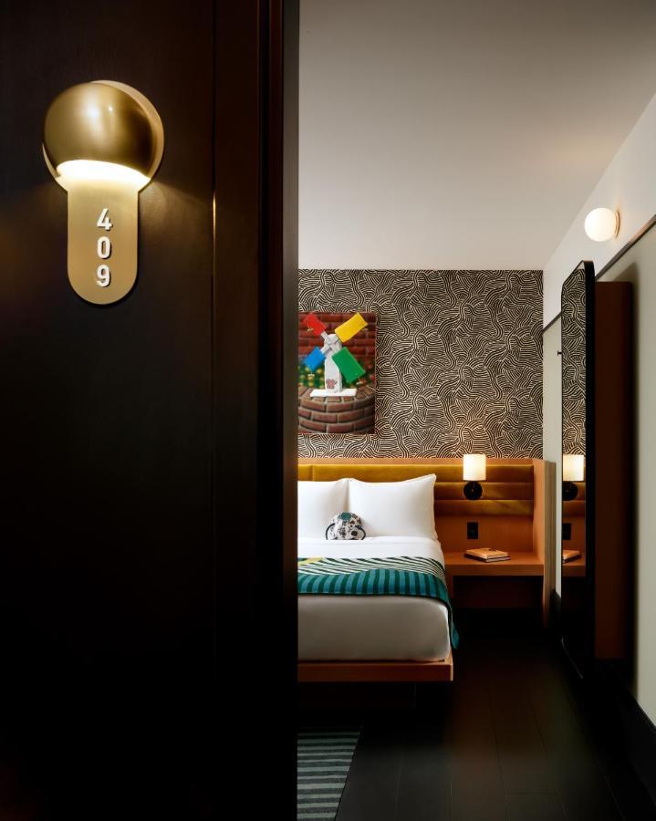 The Drake Hotel Торонто Екстериор снимка